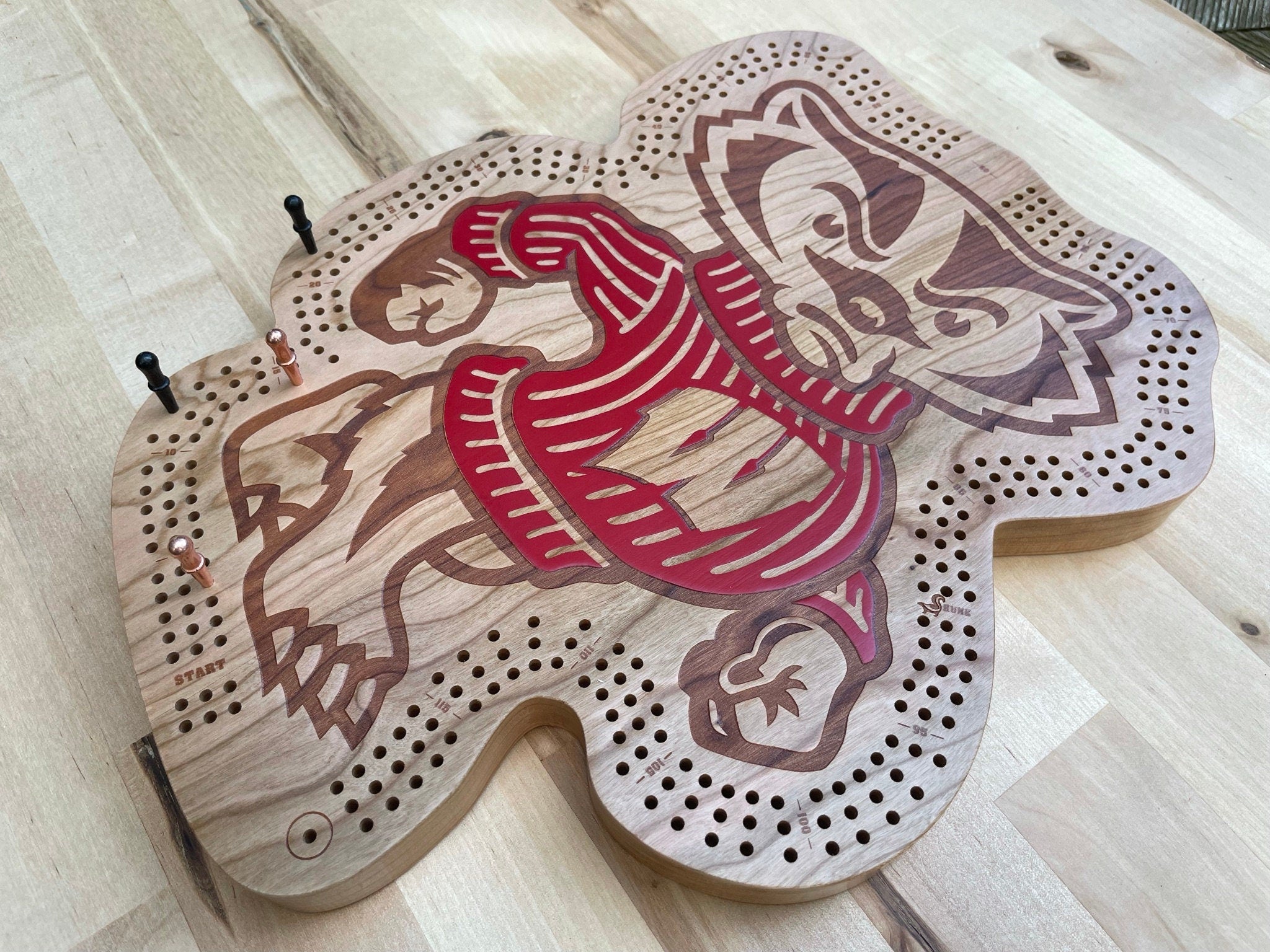 University of Wisconsin - Bucky Badger Cribbage Board & Wall Display